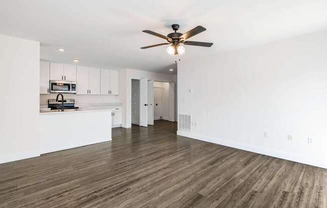 Cambridge Park Apartments 1 bed 1 bath living room