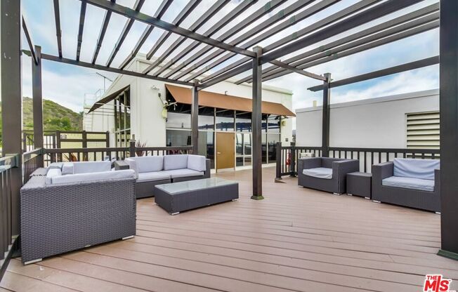 2 beds, 2 baths, 1,377 sqft, $5,750, Unit 802