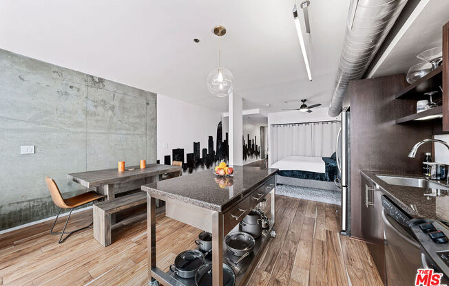 1 bed, 1 bath, 950 sqft, $3,150, Unit 1111