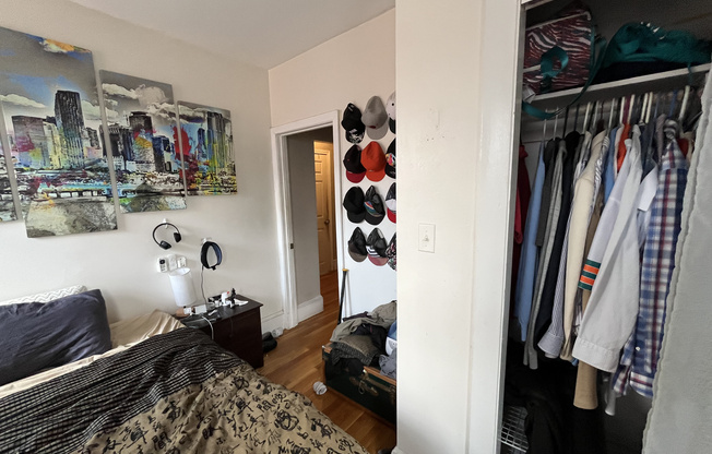 2 beds, 1 bath, $3,500, Unit 8