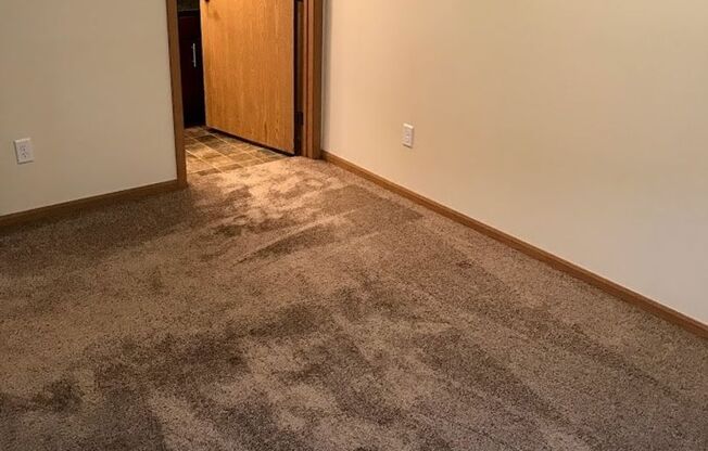 3 beds, 2 baths, 1,232 sqft, $1,375, Unit 615-113