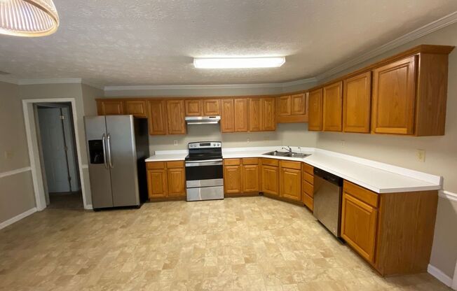 Spacious 3BR/2BA Ranch Home with Great Room in Collins Hill Area
