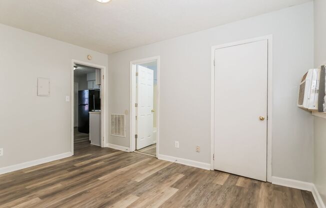 1 bed, 1 bath, 560 sqft, $665, Unit C17