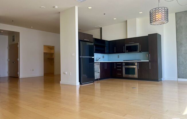 1 bed, 1 bath, 1,010 sqft, $3,400, Unit 1704