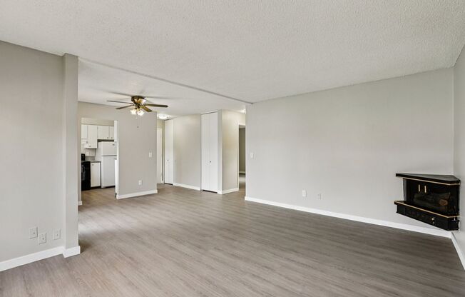 2 beds, 1 bath, 987 sqft, $1,499, Unit 06