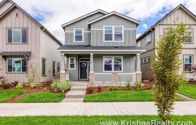 Beautiful *NEW CONSTRUCTION* 4 BD* 2.5 BA* Located In Popular Reed's Crossing Community In Hillsboro!