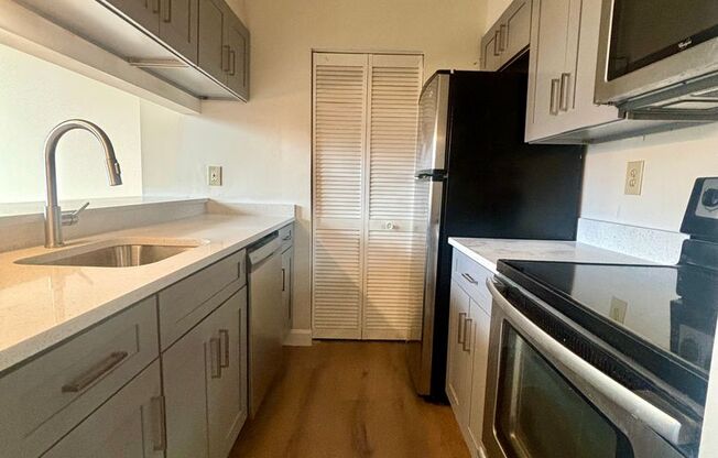 Studio, 1 bath, 552 sqft, $1,549, Unit 201
