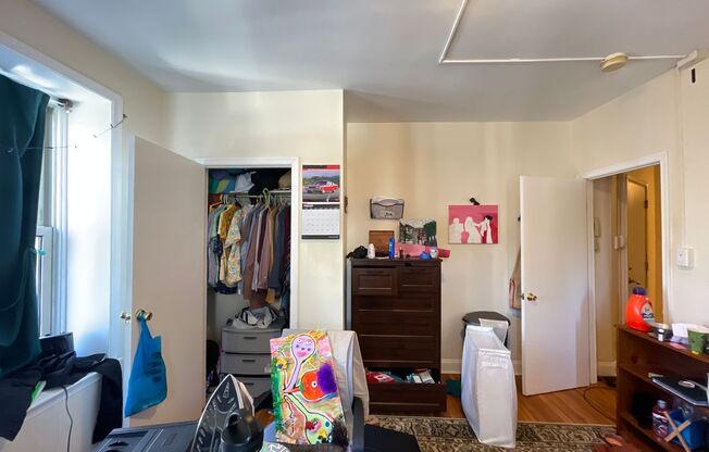 3 beds, 1 bath, 1,400 sqft, $1,575, Unit 4532-B9