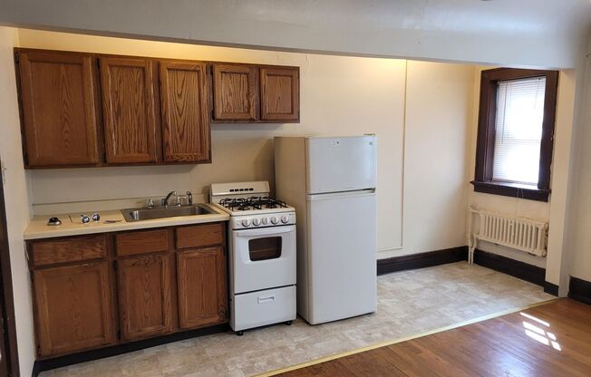 Studio, 1 bath, $775, Unit 205