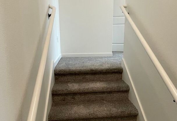 2 beds, 1.5 baths, 995 sqft, $1,550