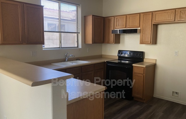 1325 S ROSEANN