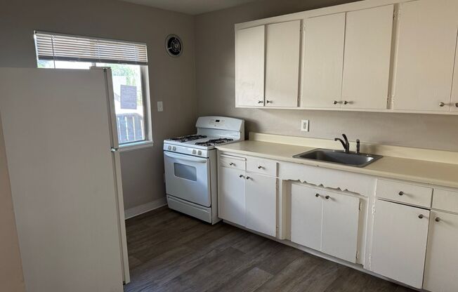2311-2315 LARAMIE