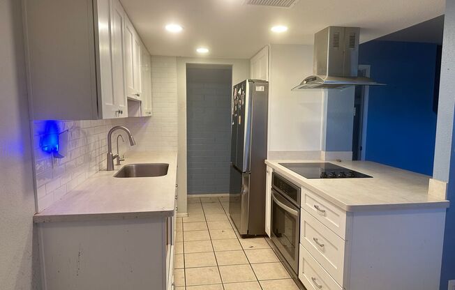 2 beds, 1 bath, $1,700