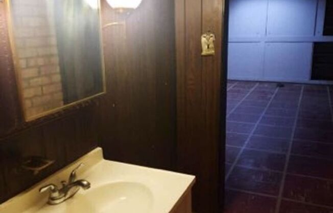 2 beds, 2 baths, $1,400