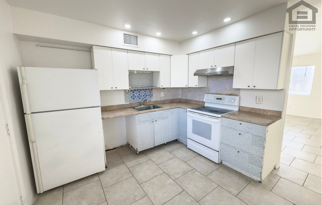 2Bed/1Bath--Fenced in Yard--Sunnyslope! Ready for Immediate Move-In!