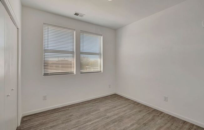 2 beds, 1.5 baths, 850 sqft, $1,249, Unit C5