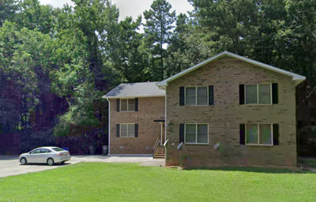 90 Meadowbrook Ct Unit C - Available Now!  This 1 BDRM, 1 BA is in a Quadplex Building.  Fayette County Schools!