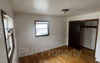 5817 N 76 ST