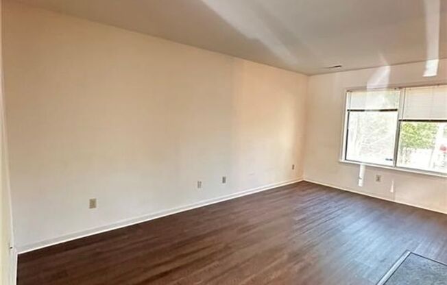 3 beds, 2.5 baths, $1,950