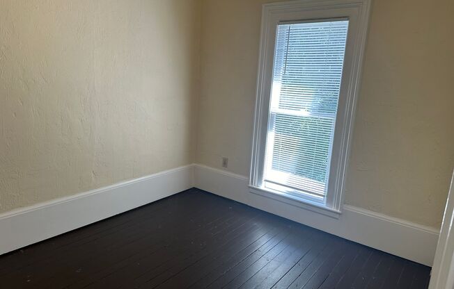 1 bed, 1 bath, 600 sqft, $1,350, Unit 4