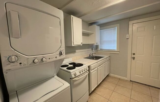 2 beds, 1 bath, $1,150