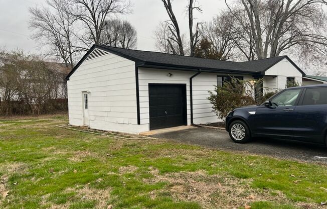 Newly renovated 3bed 1bath for rent!