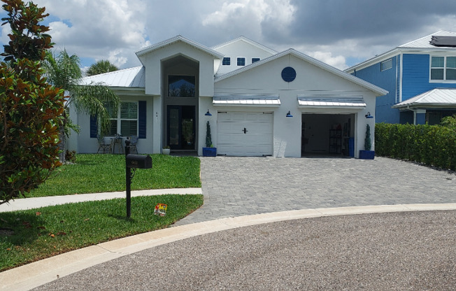 6411 COQUINA IS CV