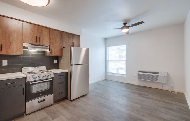 1 bed, 1 bath, 445 sqft, $2,425, Unit 4840-15