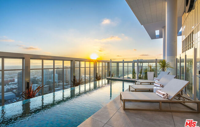 6 beds, 9.5 baths, 19,313 sqft, $80,000, Unit PH