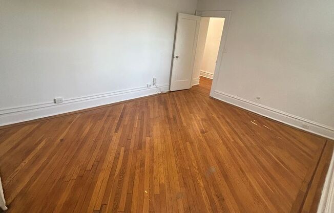 1 bed, 1 bath, 700 sqft, $2,300, Unit E05