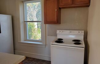 2 beds, 1 bath, $1,150, Unit Apt. C