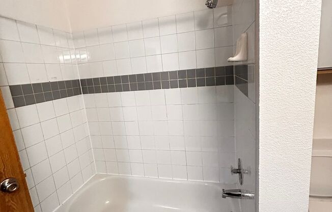 1 bed, 1 bath, 660 sqft, $1,250, Unit W - 043