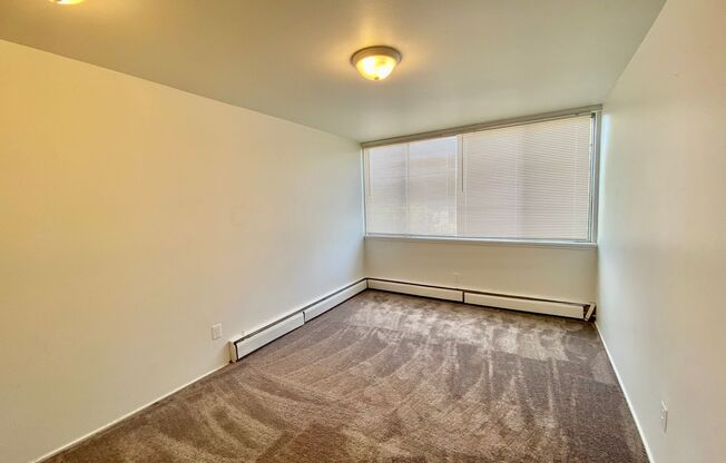 2 beds, 1 bath, $1,295, Unit 16