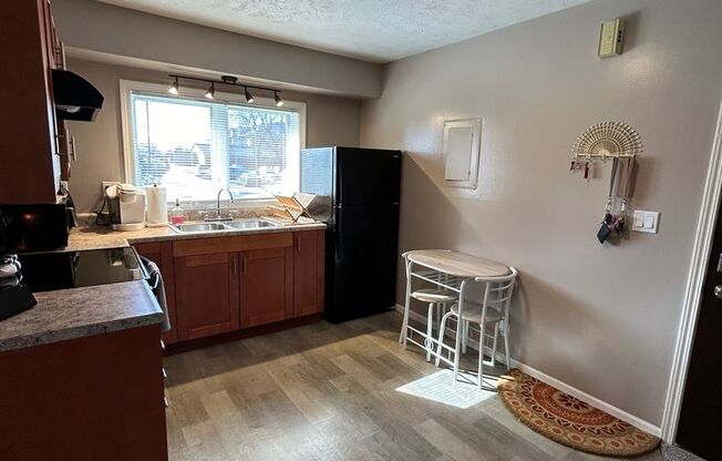 2 beds, 1.5 baths, 680 sqft, $949, Unit 8534