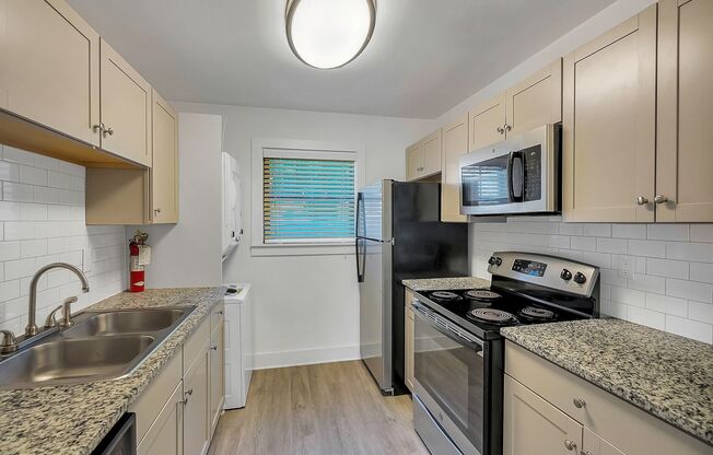 Greenview Apartments - Forest Park