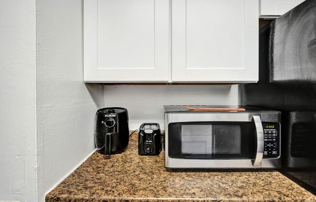 2 beds, 1 bath, 979 sqft, $1,850, Unit 135-3214