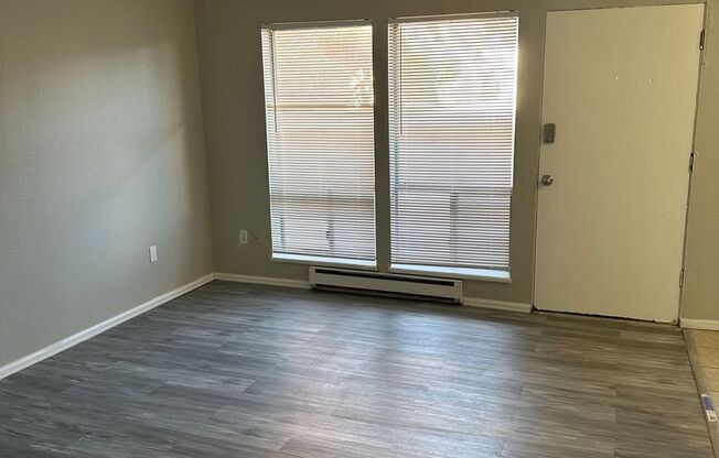 1 bed, 1 bath, $895, Unit 18
