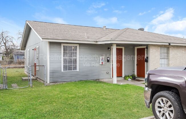 820 W OLMOS