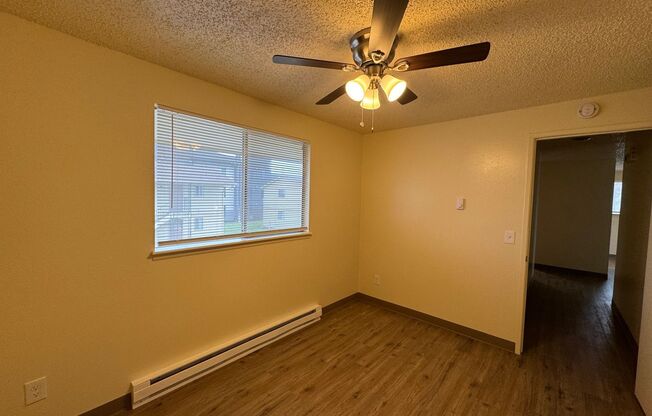 2 beds, 1 bath, 720 sqft, $1,080, Unit 3