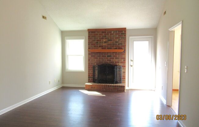 Close to Shaw AFB-3 bed/2 bath on wooded lot