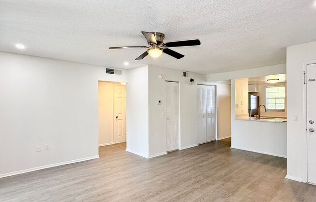 2 beds, 1 bath, 916 sqft, $1,545