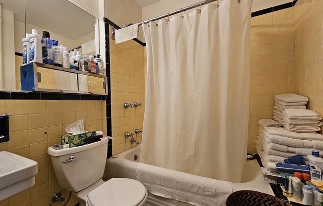 Studio, 1 bath, 275 sqft, $2,100, Unit 500