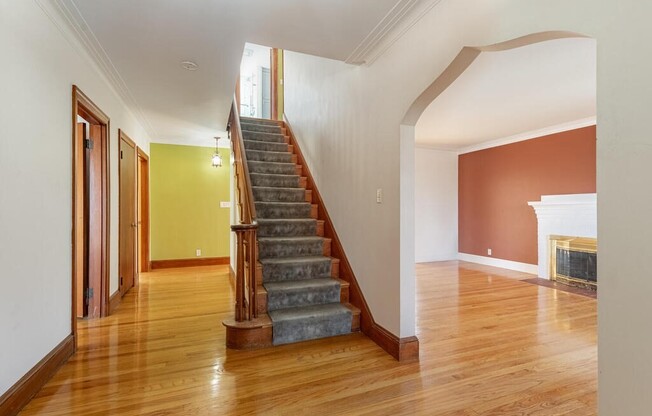 6 GEORGE ST
