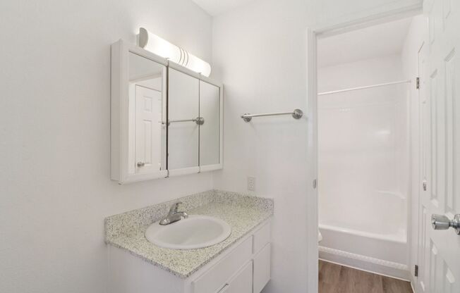 1 bed, 1 bath, 700 sqft, $2,200, Unit 073