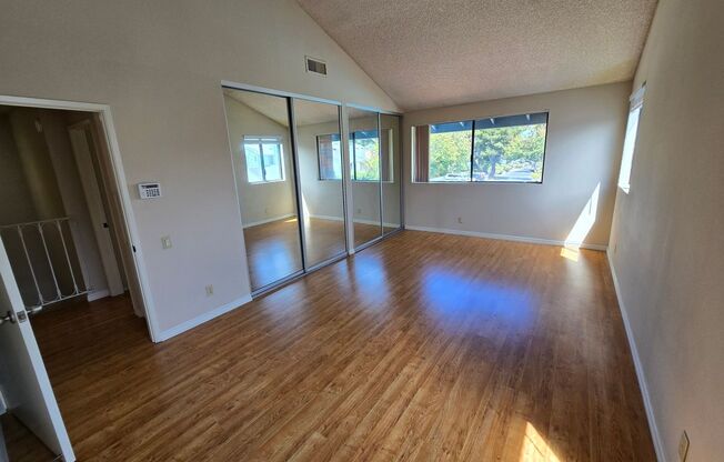Spacious 3-Bedroom, 2.5-Bath Townhome in Desirable La Jolla