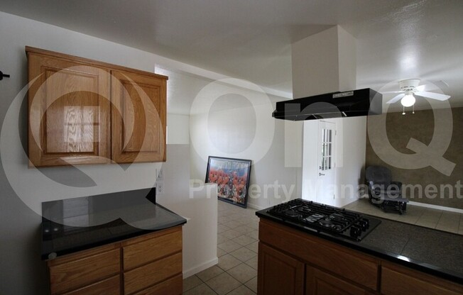 1351 W 14 ST