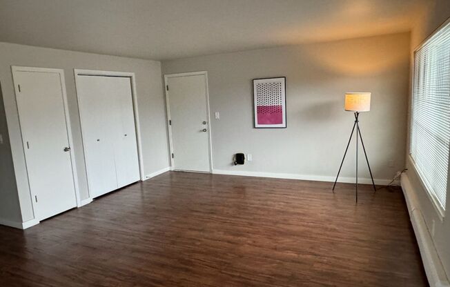 2 beds, 1 bath, 991 sqft, $2,150