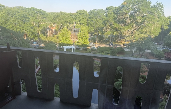 1 bed, 1 bath, 606 sqft, $1,950, Unit 416