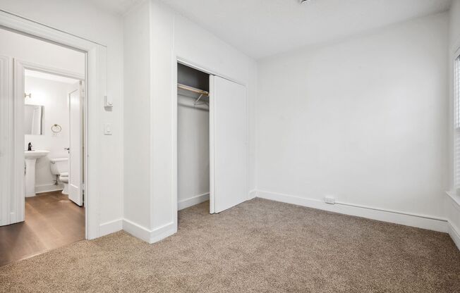 1 bed, 1 bath, 550 sqft, $2,100