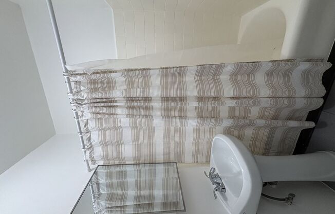 Studio, 1 bath, 400 sqft, $1,195, Unit Unit 103